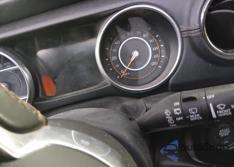 2020 Jeep Wrangler Unlimited High Altitude 4X4 z USA, uszkodzony, nr VIN 1C4HJXEM5LW339911